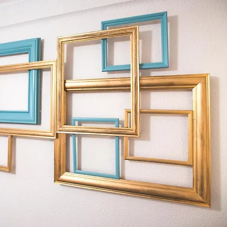 Amor, Emocion Y Mas, Autentico Centrico Climatizado,con Wifi, Cercano A La Catedral Y Estaciones *