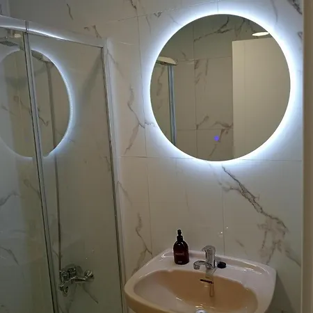 Amor, Emocion Y Mas, Autentico Centrico Climatizado,con Wifi, Cercano A La Catedral Y Estaciones