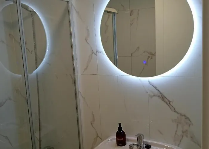 Amor, Emocion Y Mas, Autentico Centrico Climatizado,con Wifi, Cercano A La Catedral Y Estaciones